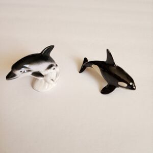 Set of Two Miniature Figurines Killer Whale and a Dolphin Sea World